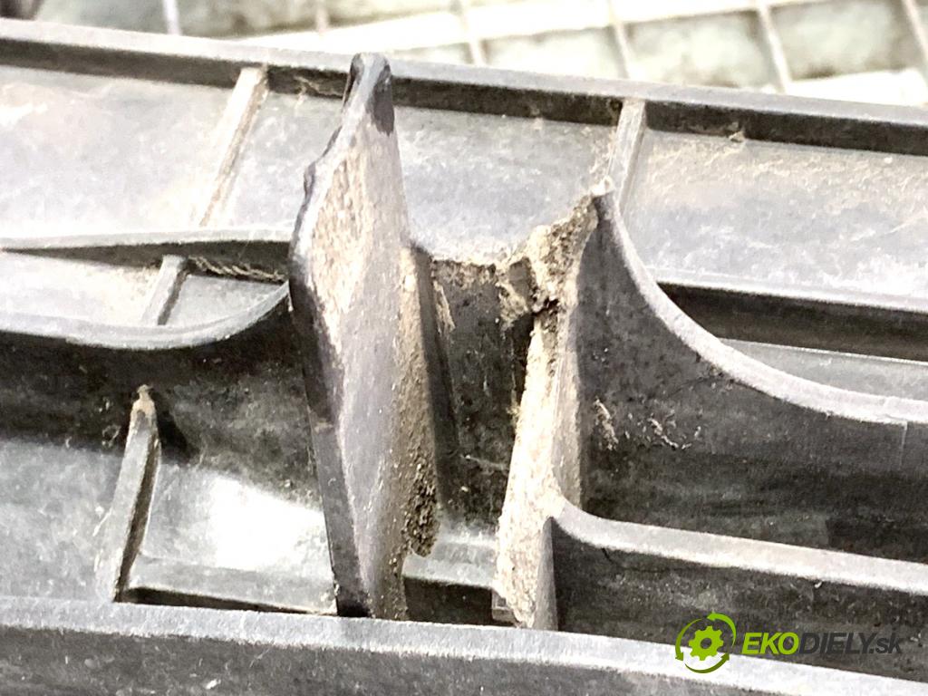 SKODA RAPID liftback 2018 85 kW 1.6 TDI 1598 držák přední část  (Přední výztuha)