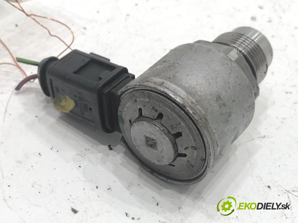SKODA RAPID liftback 2018 85 kW 1.6 TDI 1598 Snímač tlaku paliva 04L130764D (Snímač)