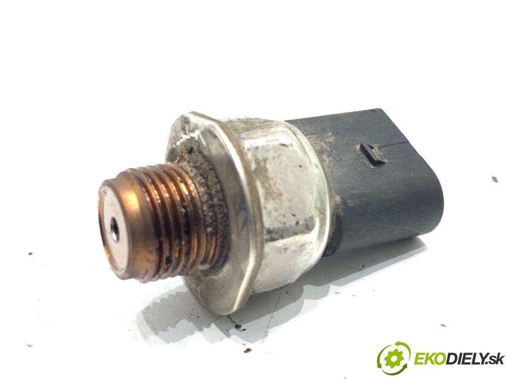 SKODA RAPID liftback 2018 85 kW 1.6 TDI 1598 Snímač tlaku paliva 04L906054 (Snímač)