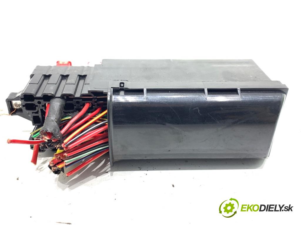 SKODA RAPID liftback 2018 85 kW 1.6 TDI 1598 skříňka poistková 6C0937615A (Pojistková skříňka)