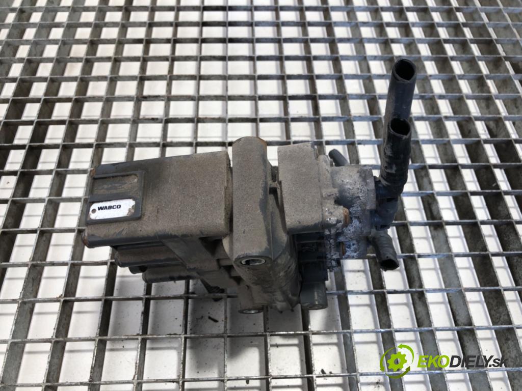 DAF XF Platforma / podwozie 2016 340 kW FA 460 340 kW [462 KM] olej napędowy 2012 - 2022 12900 Ventil 2020257 (Ventil)