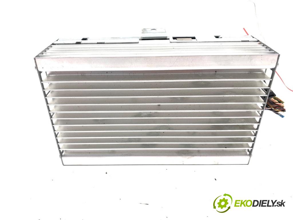 BMW F10 sedan 2010 120 kW 520 d 1995 Zosilňovač 9233592 (Zosilňovač)