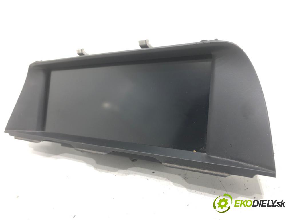 BMW F10 sedan 2010 120 kW 520 d 1995 Dislpej 9266385 (Prístrojová doska)