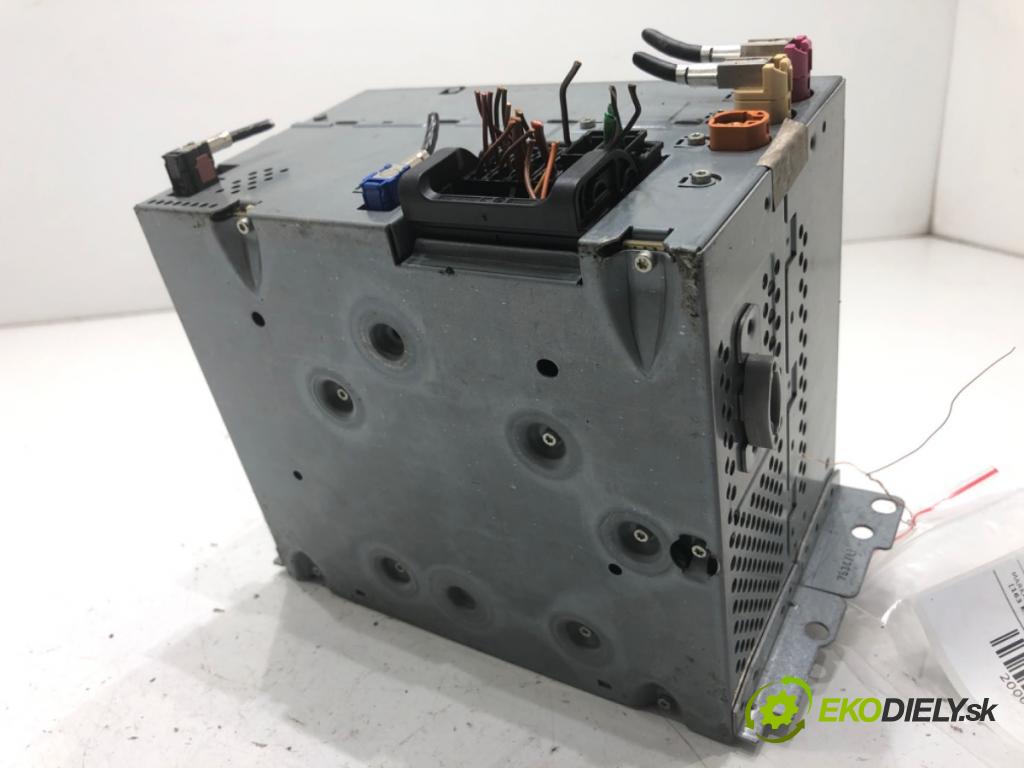 BMW F10 sedan 2010 120 kW 520 d 1995 RADIO 9237173 (Audio zariadenie)