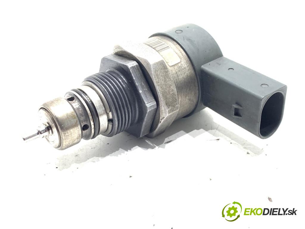 BMW F10 sedan 2010 120 kW 520 d 1995 Regulátor tlaku paliva 0281002949 (Palivový systém ostatné)