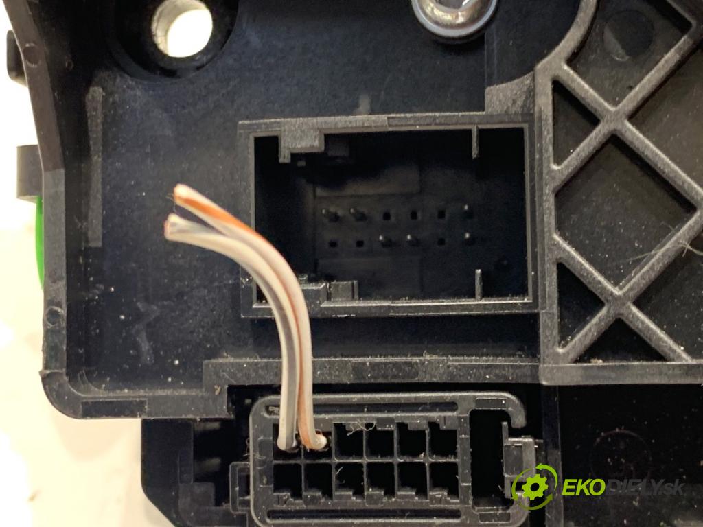 BMW F10 sedan 2010 120 kW 520 d 1995 Prepínač kombinovaný 9354047 (Prepínacie páčky pod volantom)