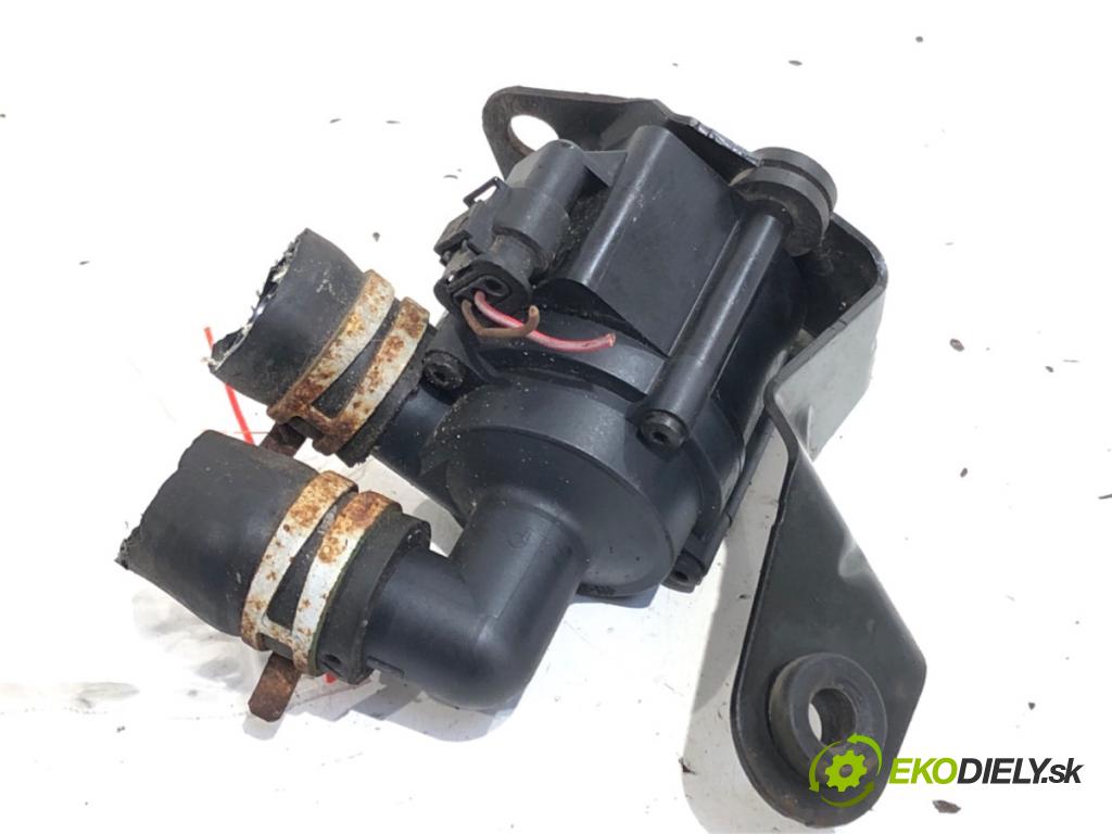 BMW F10 sedan 2010 120 kW 520 d 1995 DALŠÍ: pumpa vody 9230237 (Vodní pumpa)