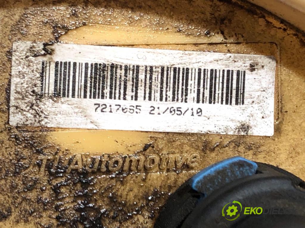 BMW F10 sedan 2010 120 kW 520 d 1995 pumpa paliva 7217065