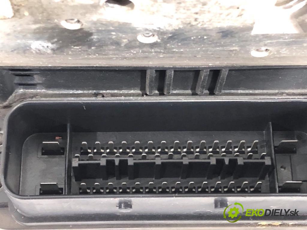 BMW F10 sedan 2010 120 kW 520 d 1995 Pumpa ABS 6795521 (Pumpa ABS)