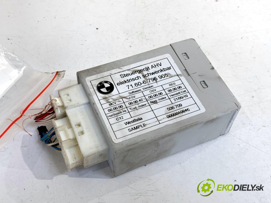 BMW F10 sedan 2010 120 kW 520 d 1995 Modul ťažného oka 6796905 (Riadiaca jednotka ostatné)