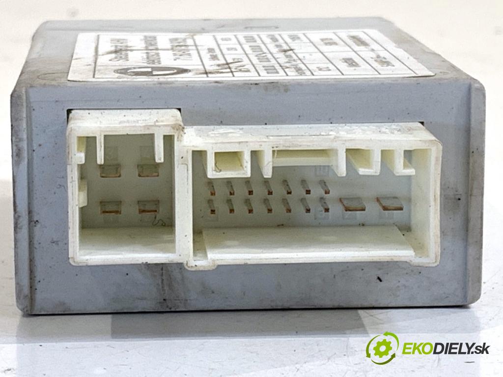 BMW F10 sedan 2010 120 kW 520 d 1995 Modul ťažného oka 6796905 (Riadiaca jednotka ostatné)