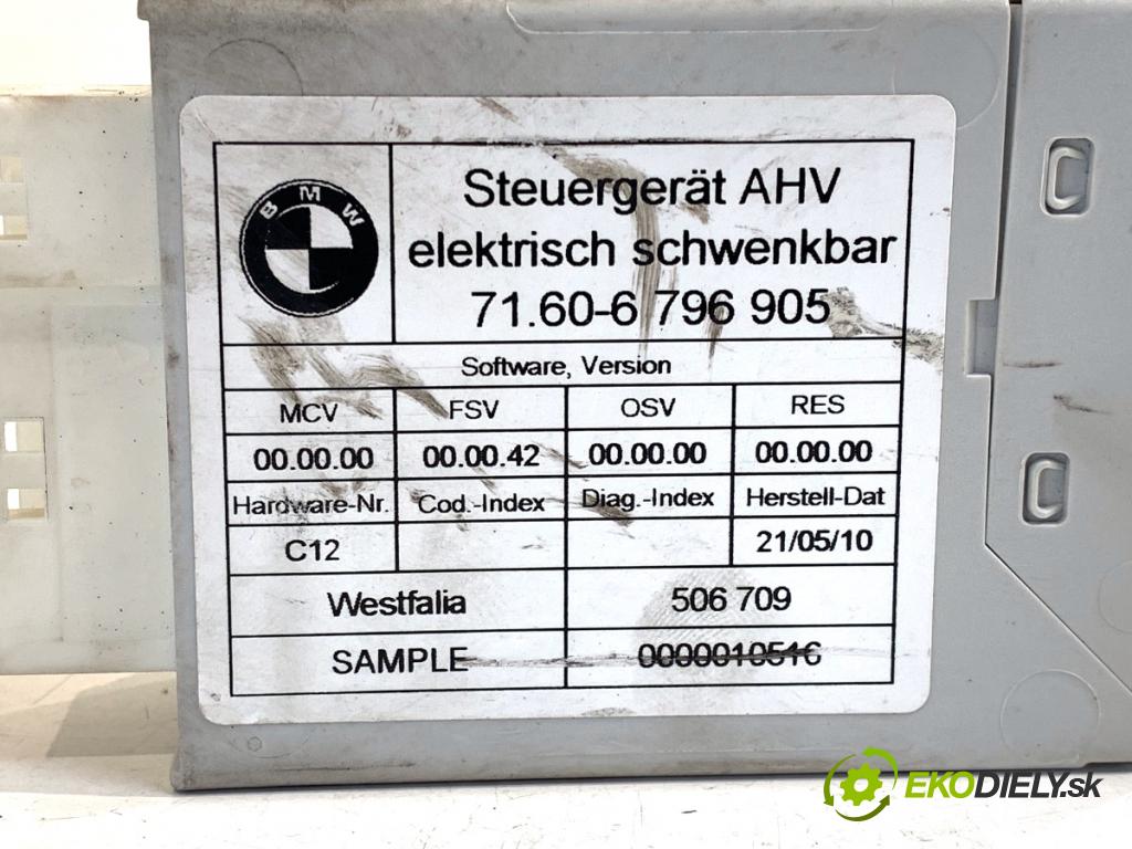 BMW F10 sedan 2010 120 kW 520 d 1995 Modul ťažného oka 6796905 (Riadiaca jednotka ostatné)