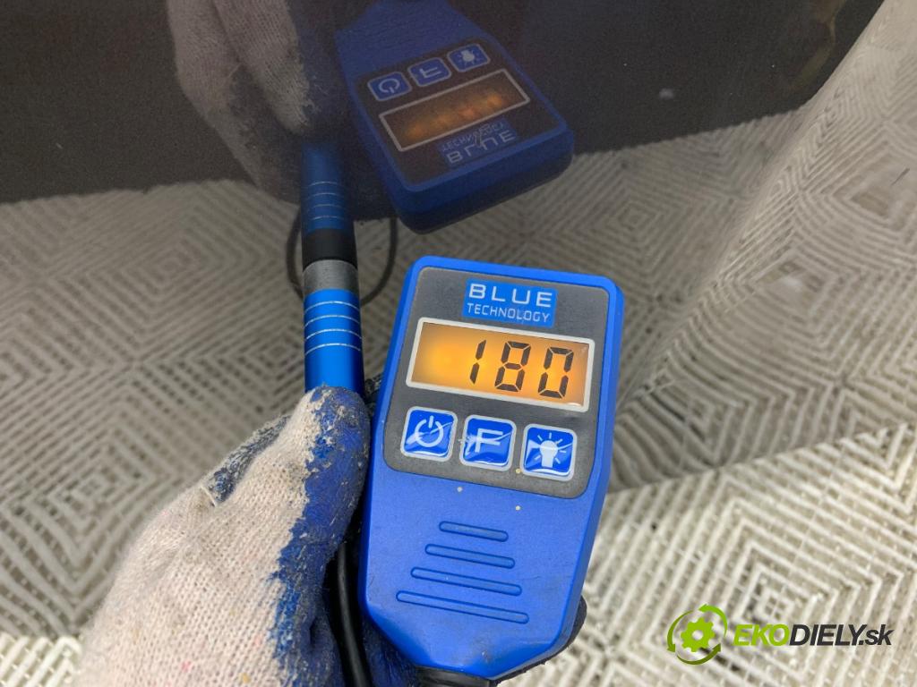 BMW F10 sedan 2010 120 kW 520 d 1995 kapota (Kapota)