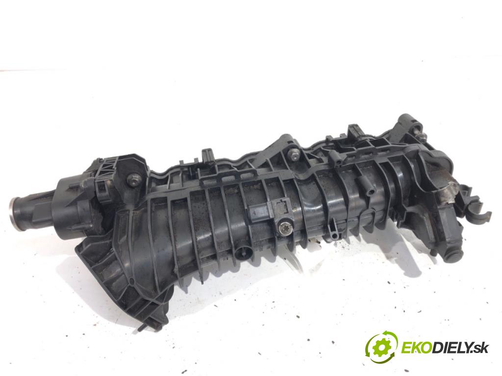 BMW F10 sedan 2010 120 kW 520 d 1995 potrubí sání 7807991 (Sací potrubí)