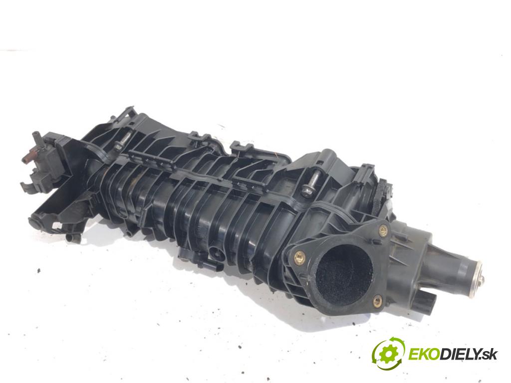 BMW F10 sedan 2010 120 kW 520 d 1995 potrubí sání 7807991 (Sací potrubí)