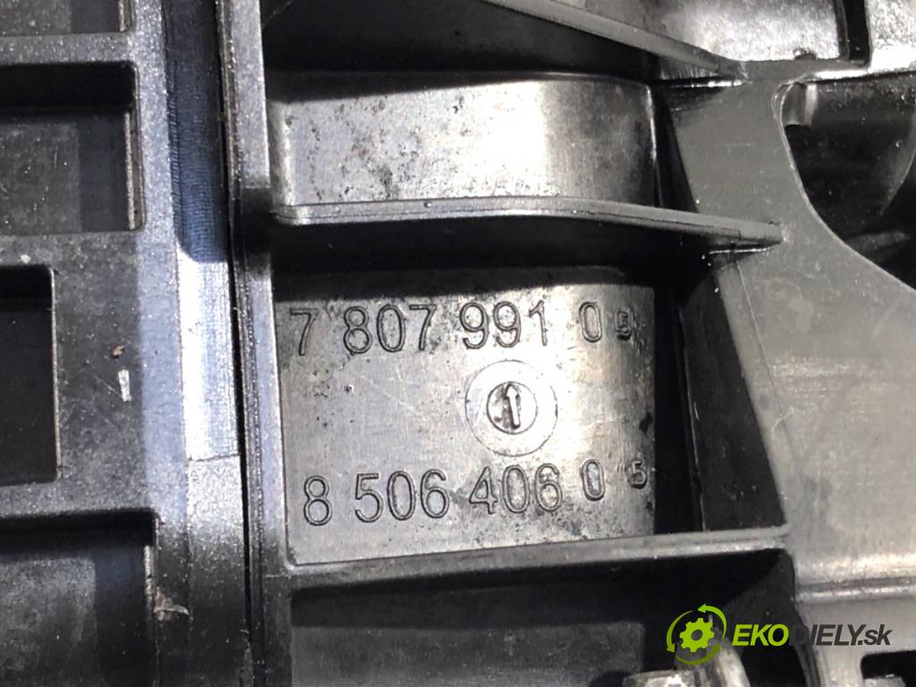 BMW F10 sedan 2010 120 kW 520 d 1995 potrubí sání 7807991 (Sací potrubí)