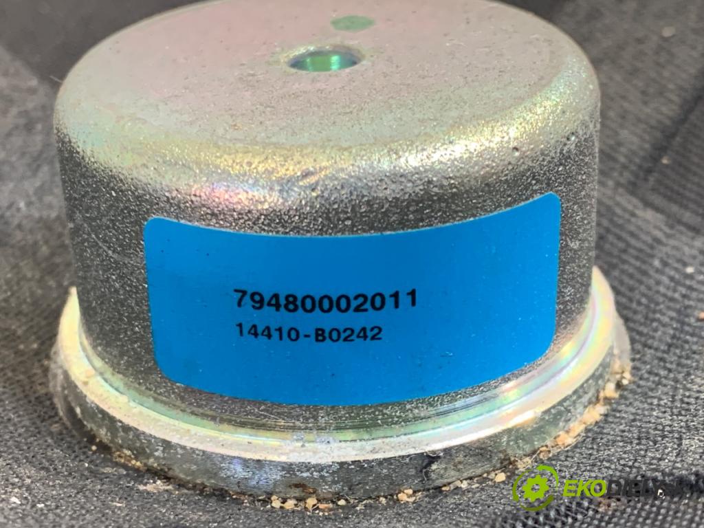 BMW F10 sedan 2010 120 kW 520 d 1995 reproduktory 9175695
