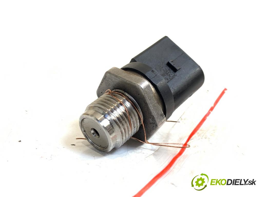 BMW F10 sedan 2010 120 kW 520 d 1995 Snímač tlaku paliva 0281002988 (Snímač)