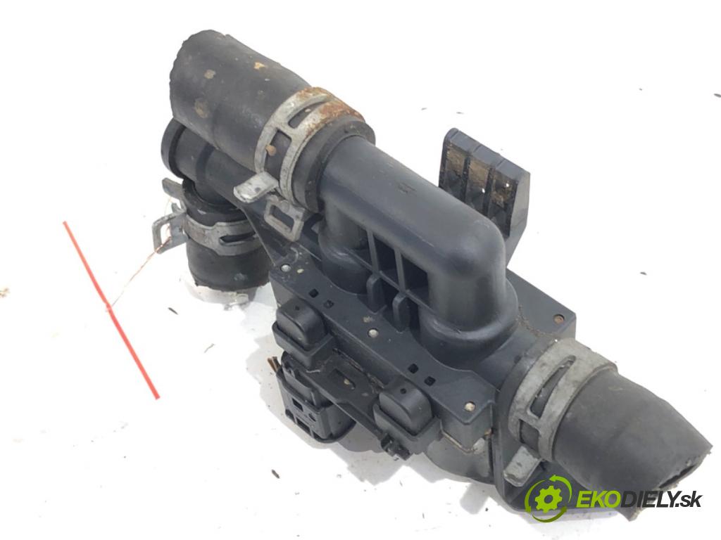 BMW F10 sedan 2010 120 kW 520 d 1995 DALŠÍ: pumpa vody 9119164 (Vodní pumpa)