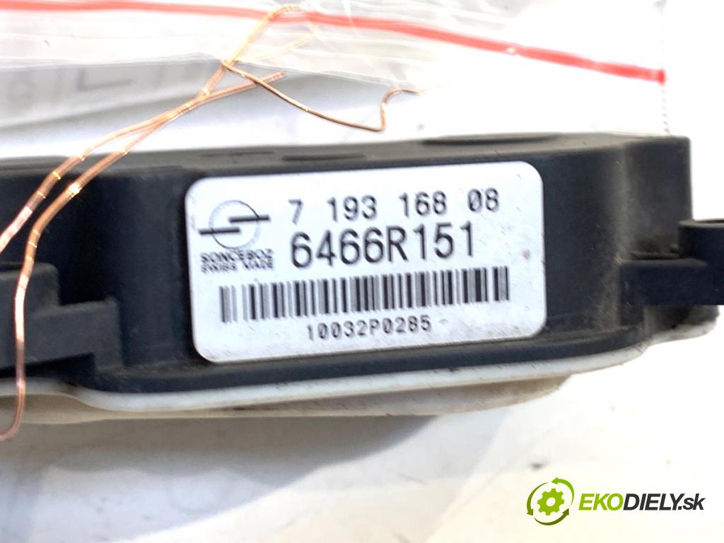 BMW F10 sedan 2010 120 kW 520 d 1995 motorek rolety ŻALUZIJE: 6466R151