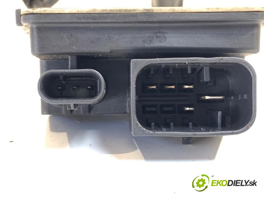 BMW F10 sedan 2010 120 kW 520 d 1995 relé sviečok žhavenia 7810856 (Relé)