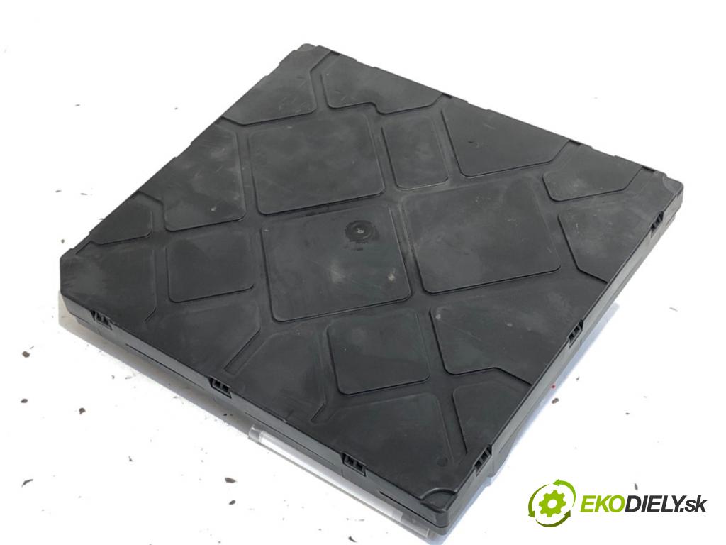 VW GOLF VII liftback 2014 90 kW 1.4 TSI 1395 Modul BCM 5Q0937084AJ (Riadiaca jednotka ostatné)