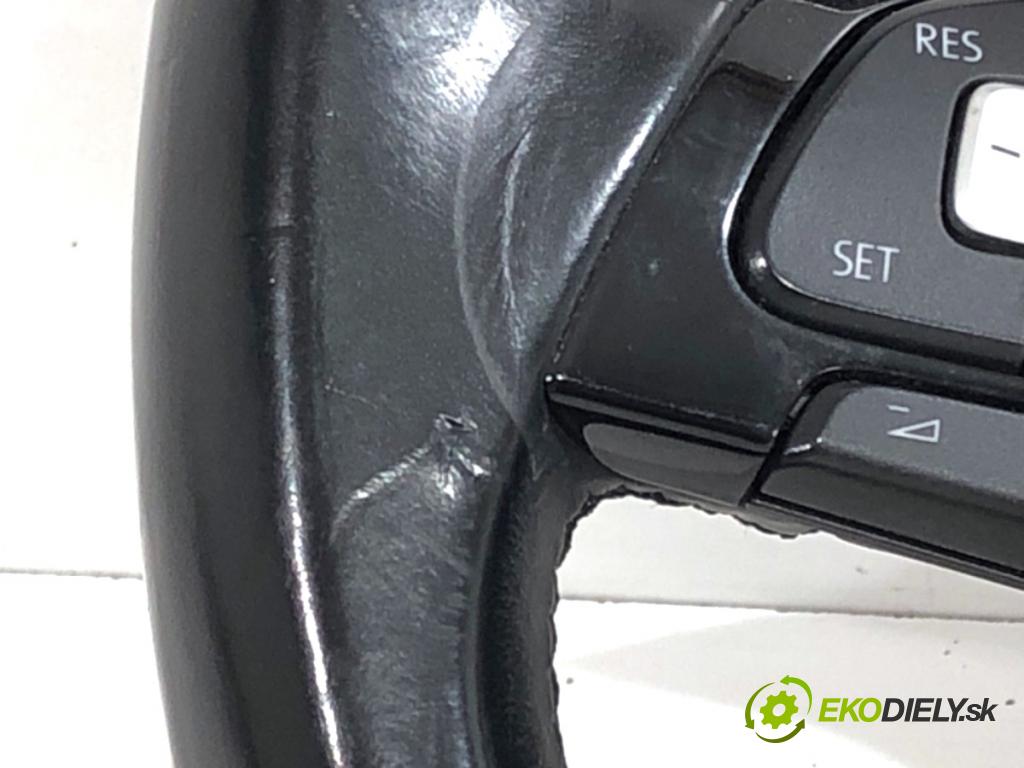 VW GOLF VII liftback 2014 90 kW 1.4 TSI 1395 Volant  (Volant)