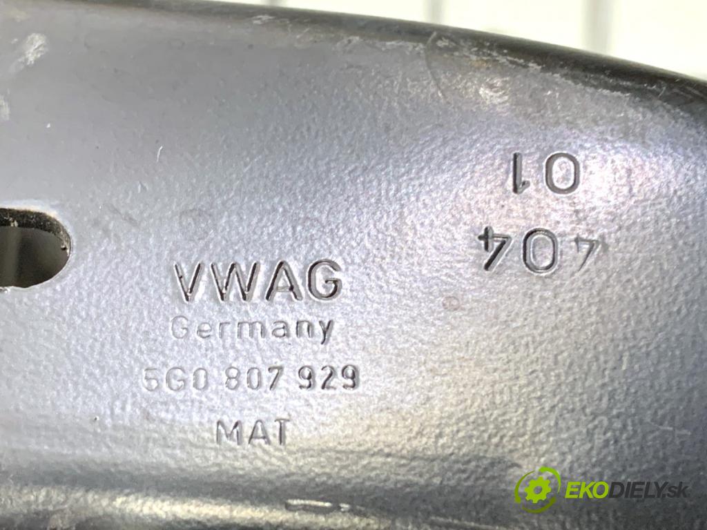 VW GOLF VII liftback 2014 90 kW 1.4 TSI 1395 Výstuha nárazníka predný 5G0807929 (Výstuhy predné)