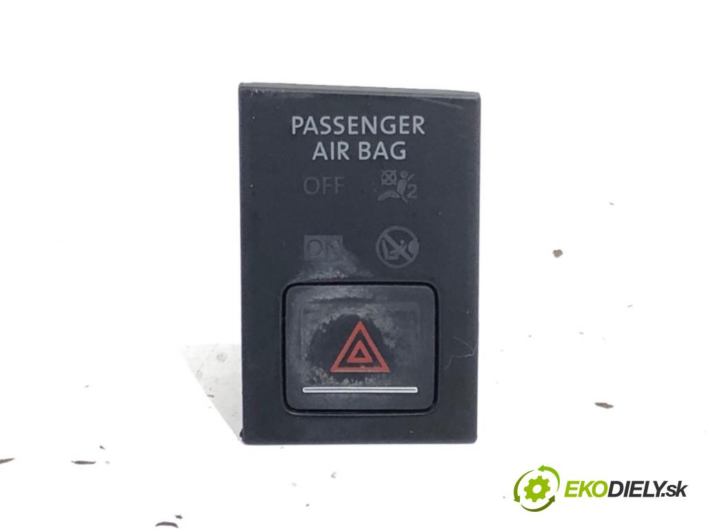 VW GOLF VII liftback 2014 90 kW 1.4 TSI 1395 Spínač svetiel výstražných (núdzových) 5G1919225 (Prepínacie páčky pod volantom)