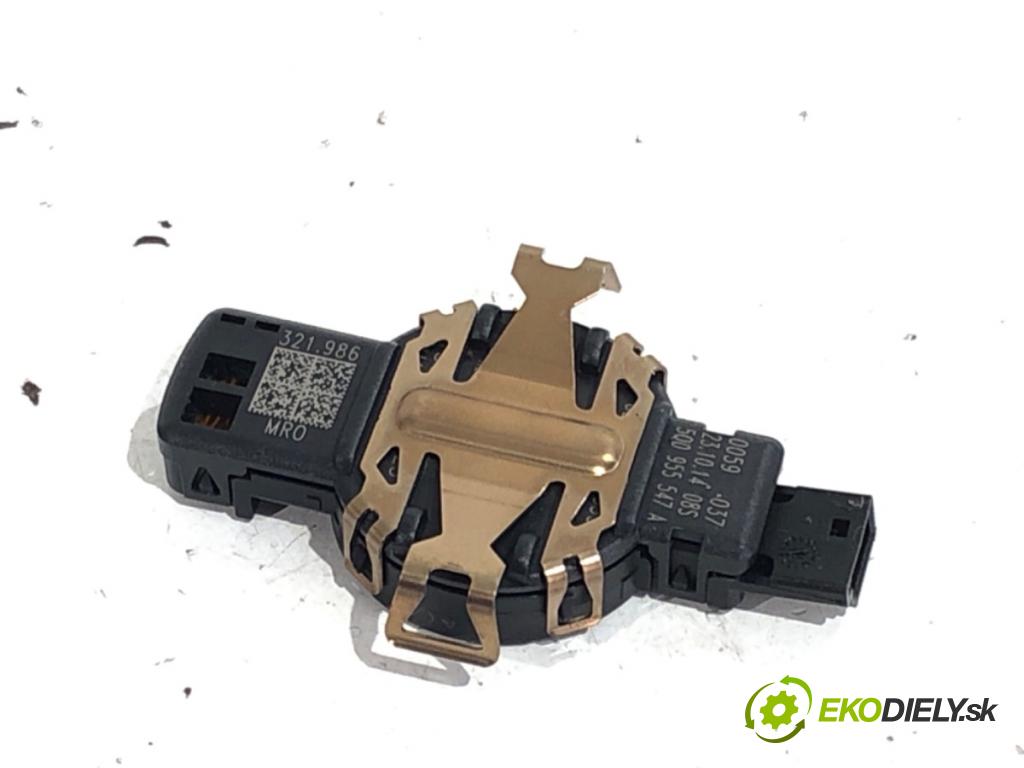 VW GOLF VII liftback 2014 90 kW 1.4 TSI 1395 Snímač dažďa 5Q0955547A (Snímač dažďa)