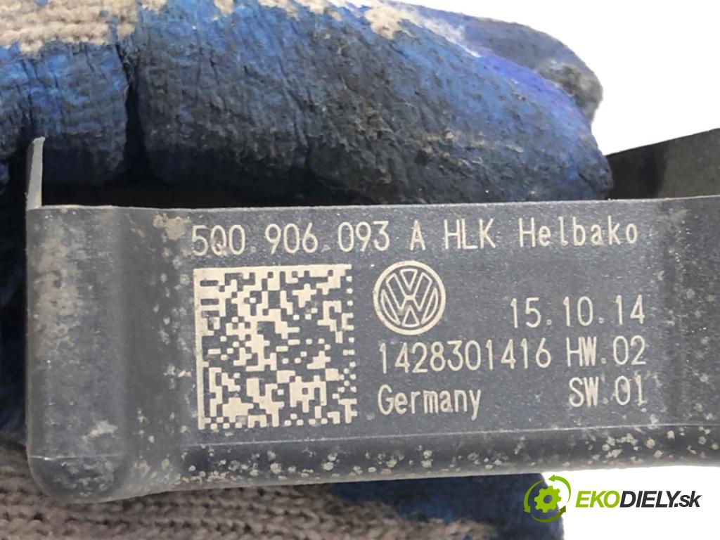 VW GOLF VII liftback 2014 90 kW 1.4 TSI 1395 modul pumpy paliva 5Q0906093A