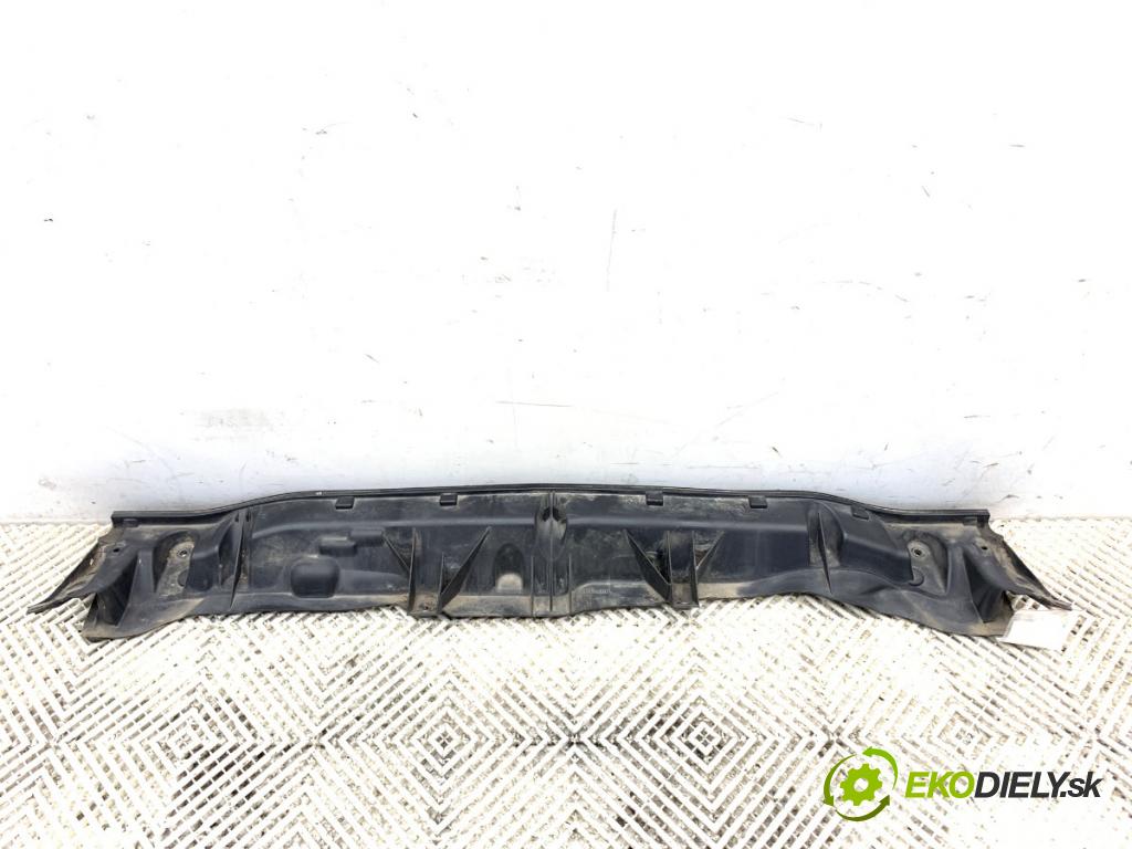 RENAULT CLIO IV liftback 2017 55 kW 1.5 dCi 75 1461 výztuha horní 668107547R (Výztuha)