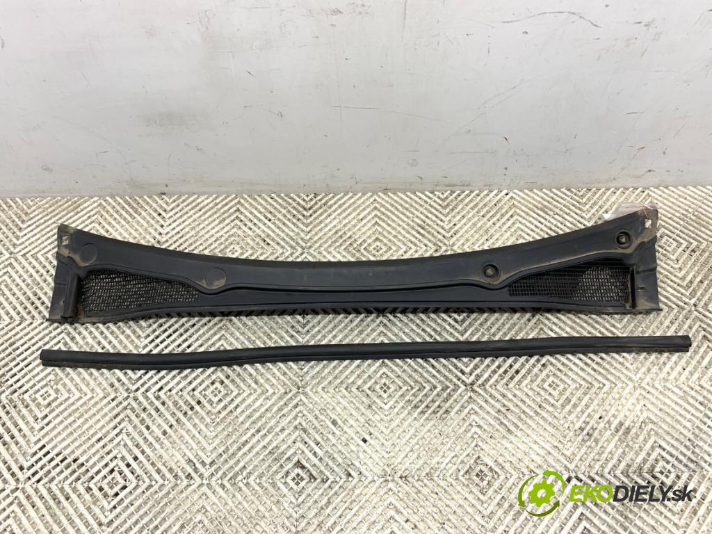 RENAULT CLIO IV liftback 2017 55 kW 1.5 dCi 75 1461 Torpédo, plast pod čelné okno 668115228R (Torpédo (plast pod čelným sklom))