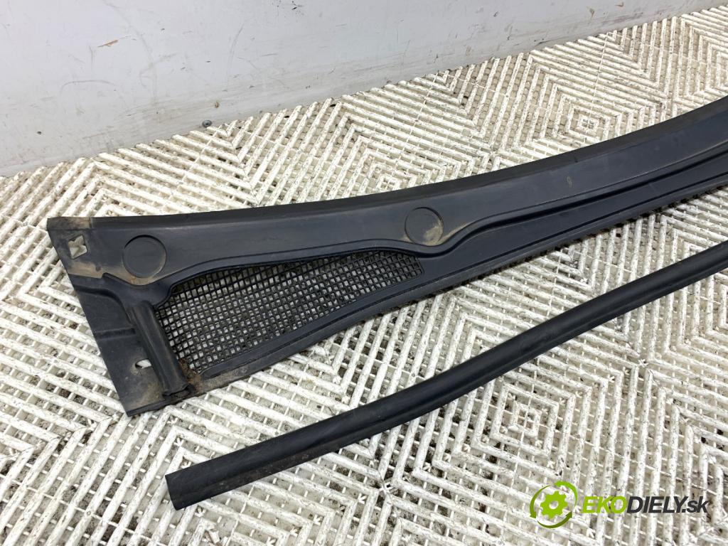 RENAULT CLIO IV liftback 2017 55 kW 1.5 dCi 75 1461 Torpédo, plast pod čelné okno 668115228R (Torpédo (plast pod čelným sklom))