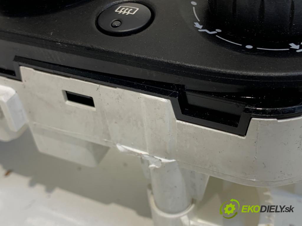 RENAULT CLIO IV liftback 2017 55 kW 1.5 dCi 75 1461 Panel ovládania kúrenia 272709355R (Prepínacie páčky pod volantom)