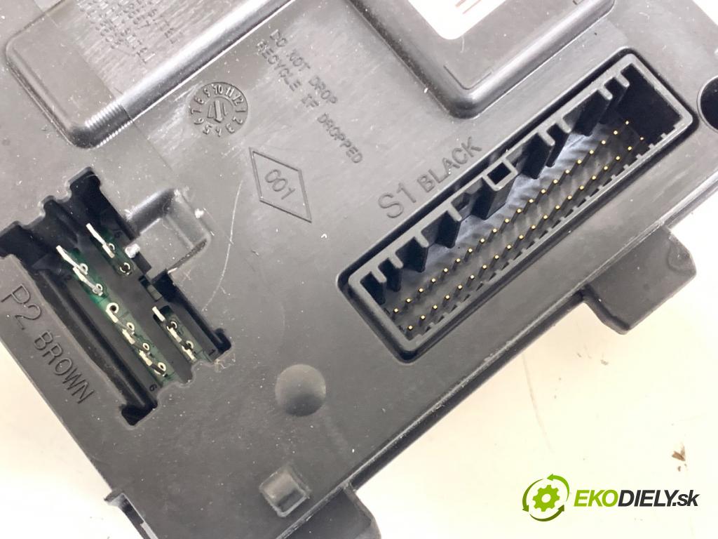 RENAULT CLIO IV liftback 2017 55 kW 1.5 dCi 75 1461 Modul BCM 284B10447R (Riadiaca jednotka ostatné)