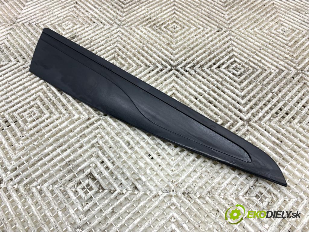 RENAULT CLIO IV liftback 2017 55 kW 1.5 dCi 75 1461 lišta dveře pravý zadní část 828762614R