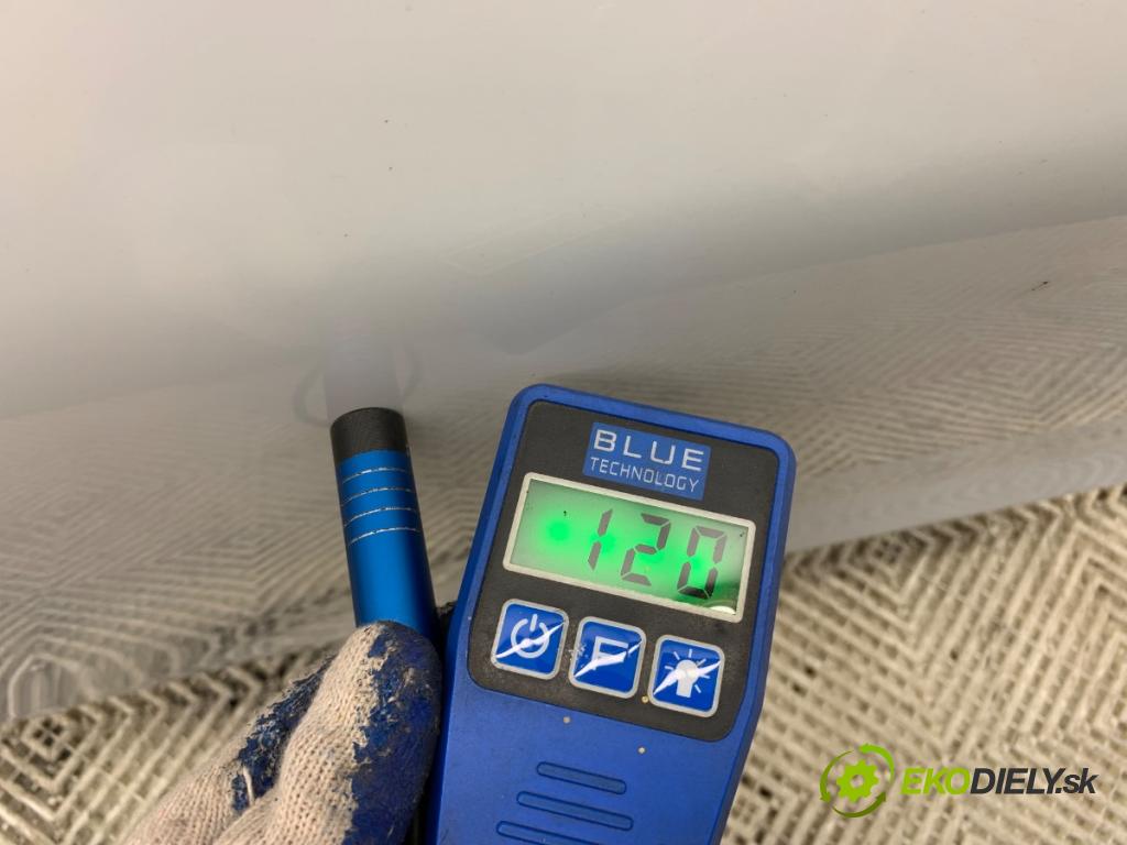 RENAULT CLIO IV liftback 2017 55 kW 1.5 dCi 75 1461 dveře pravý zadní část