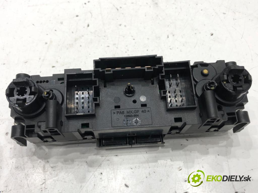 SKODA RAPID liftback 2018 85 kW 1.6 TDI 1598 Panel ovládania kúrenia 5JA820045C (Prepínacie páčky pod volantom)