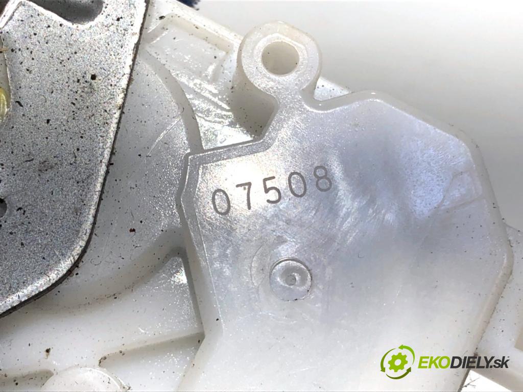 PEUGEOT 4007 SUV 2008 115 kW 2.2 HDi 2179 zámok dveří zadní část