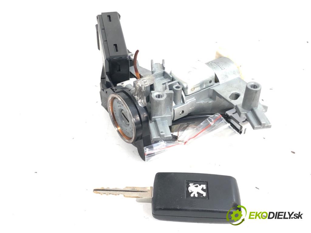 PEUGEOT 4007 SUV 2008 115 kW 2.2 HDi 2179 spinačka 8670A012 (Spínacia skrinka)