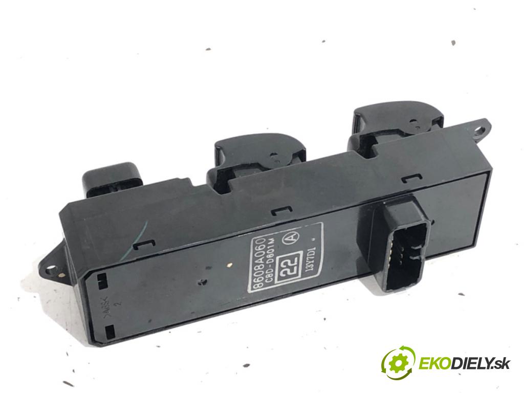 PEUGEOT 4007 SUV 2008 115 kW 2.2 HDi 2179 Prepínač okien 8608A060 (Prepínacie páčky pod volantom)