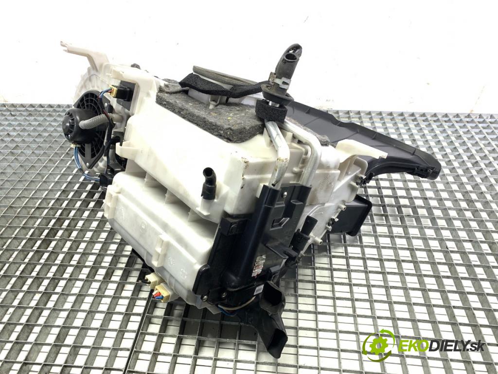 PEUGEOT 4007 SUV 2008 115 kW 2.2 HDi 2179 topné těleso radiátor topení komplet KOMBAJN  (Radiátor topení)