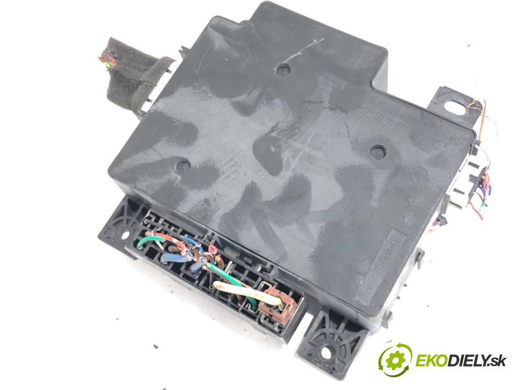 PEUGEOT 4007 SUV 2008 115 kW 2.2 HDi 2179 modul BSI 8637A319 (Pojistková skříňka)