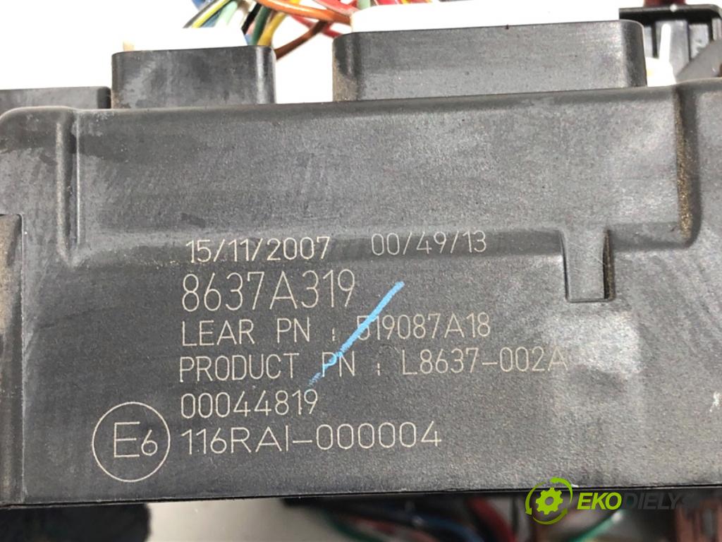 PEUGEOT 4007 SUV 2008 115 kW 2.2 HDi 2179 modul BSI 8637A319 (Pojistková skříňka)
