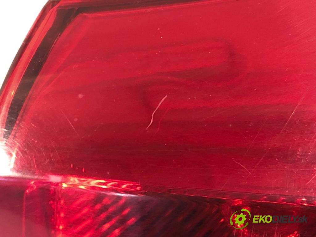 PEUGEOT 4007 SUV 2008 115 kW 2.2 HDi 2179 světlo pravý zadní část