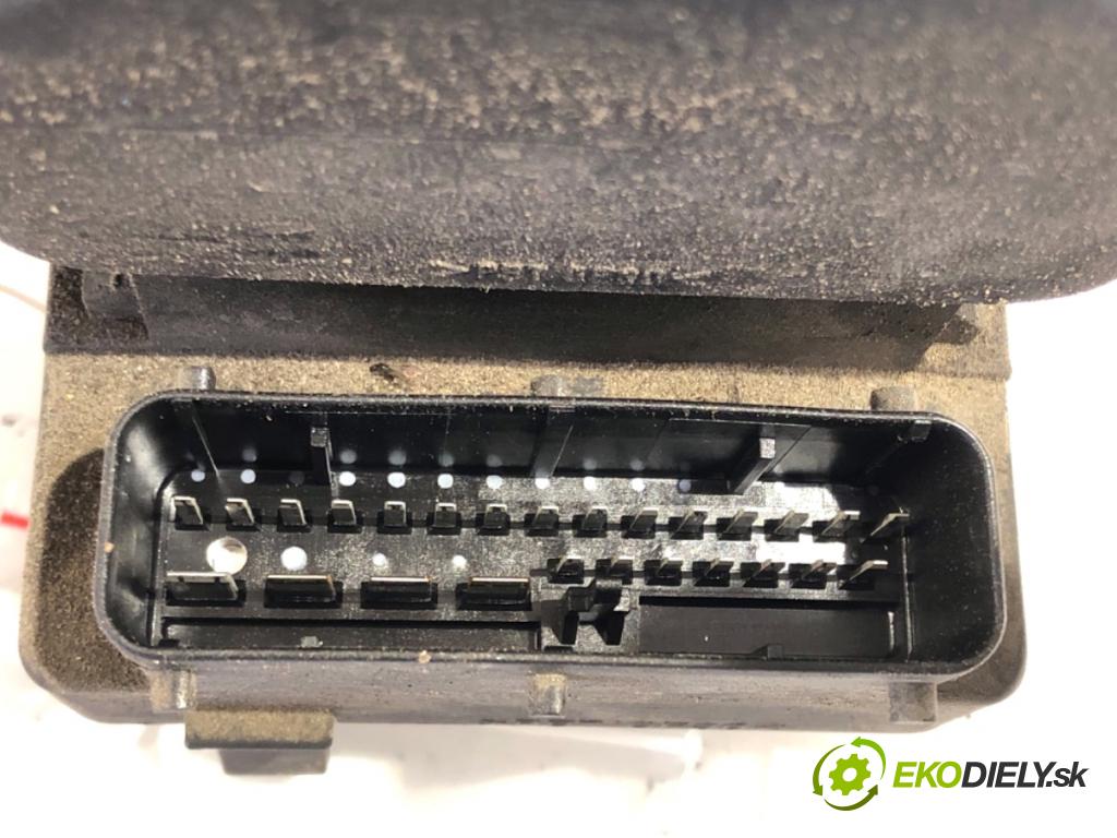 OPEL ZAFIRA A nadwozie wielkoprzestrzenne (MPV) 2000 60 kW 2.0 DI 16V (F75) 1995 Pumpa ABS 90581417 (Pumpa ABS)