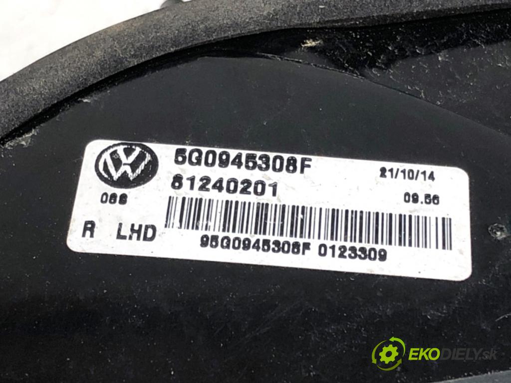 VW GOLF VII liftback 2014 90 kW 1.4 TSI 1395 světlo zadní část pravá vnitřní 5G0945308F (Klika dveří ostatní)