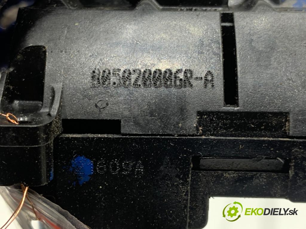 RENAULT GRAND SCENIC III nadwozie wielkoprzestrzenne (MPV) 2009 96 kW 1.4 16V (JZ0F) 1397 zámok dveře pravý přední část 805020006R