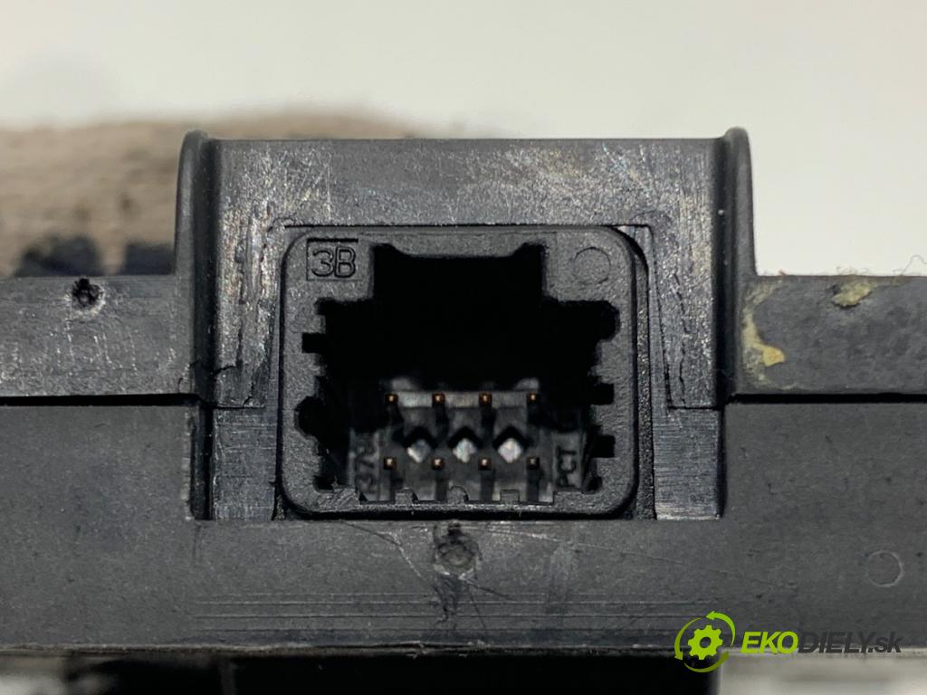 RENAULT GRAND SCENIC III nadwozie wielkoprzestrzenne (MPV) 2009 96 kW 1.4 16V (JZ0F) 1397 spinačka 285909828R (Spínacia skrinka)